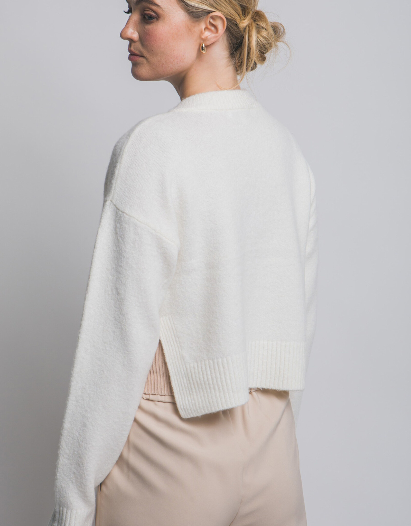 Miss Bliss LT Chunky Crew Neck Cardigan W Buttons-Ivory