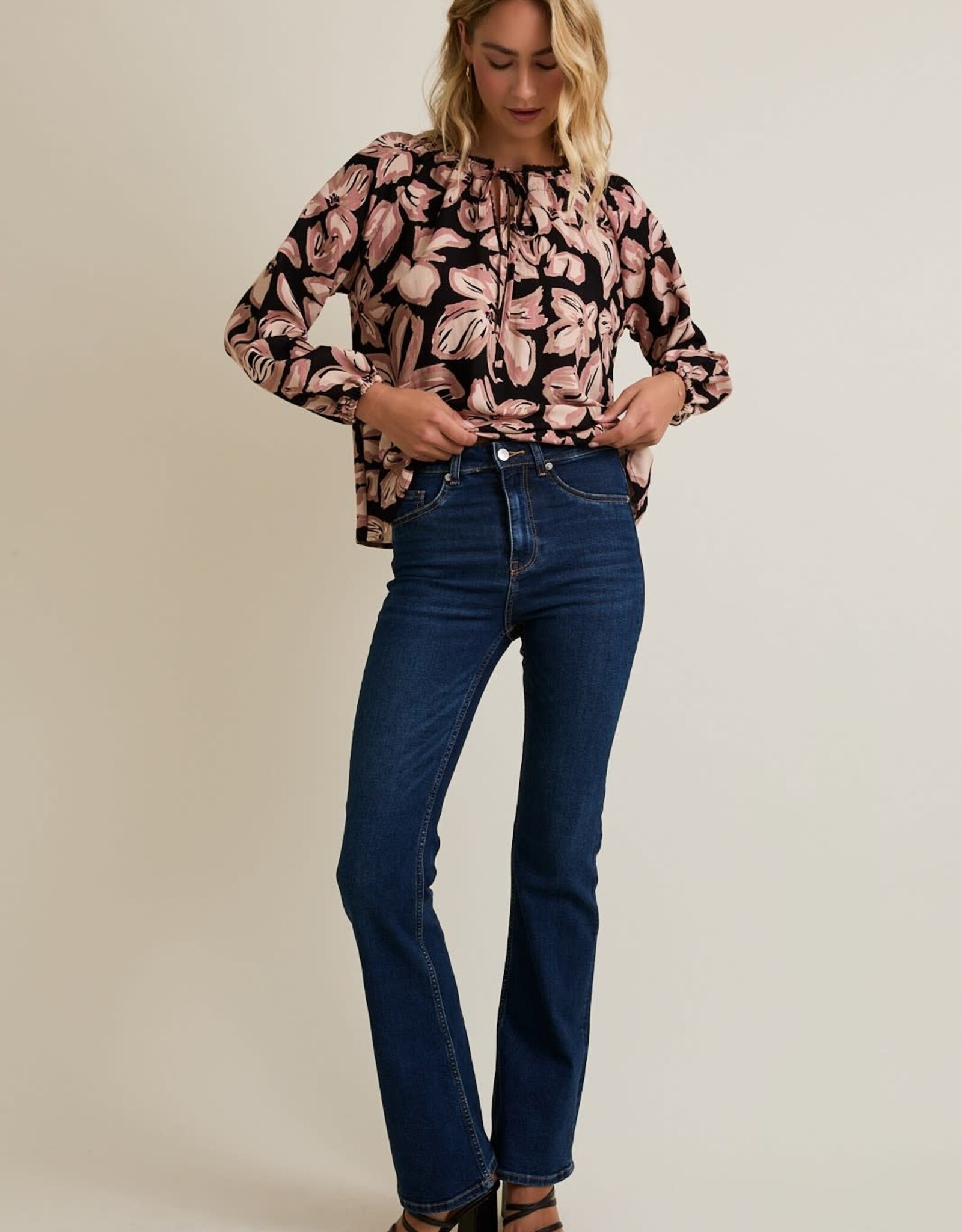 Miss Bliss Gilli Front Tie Puff Long Sleeve Floral Top-Blk/Mauve