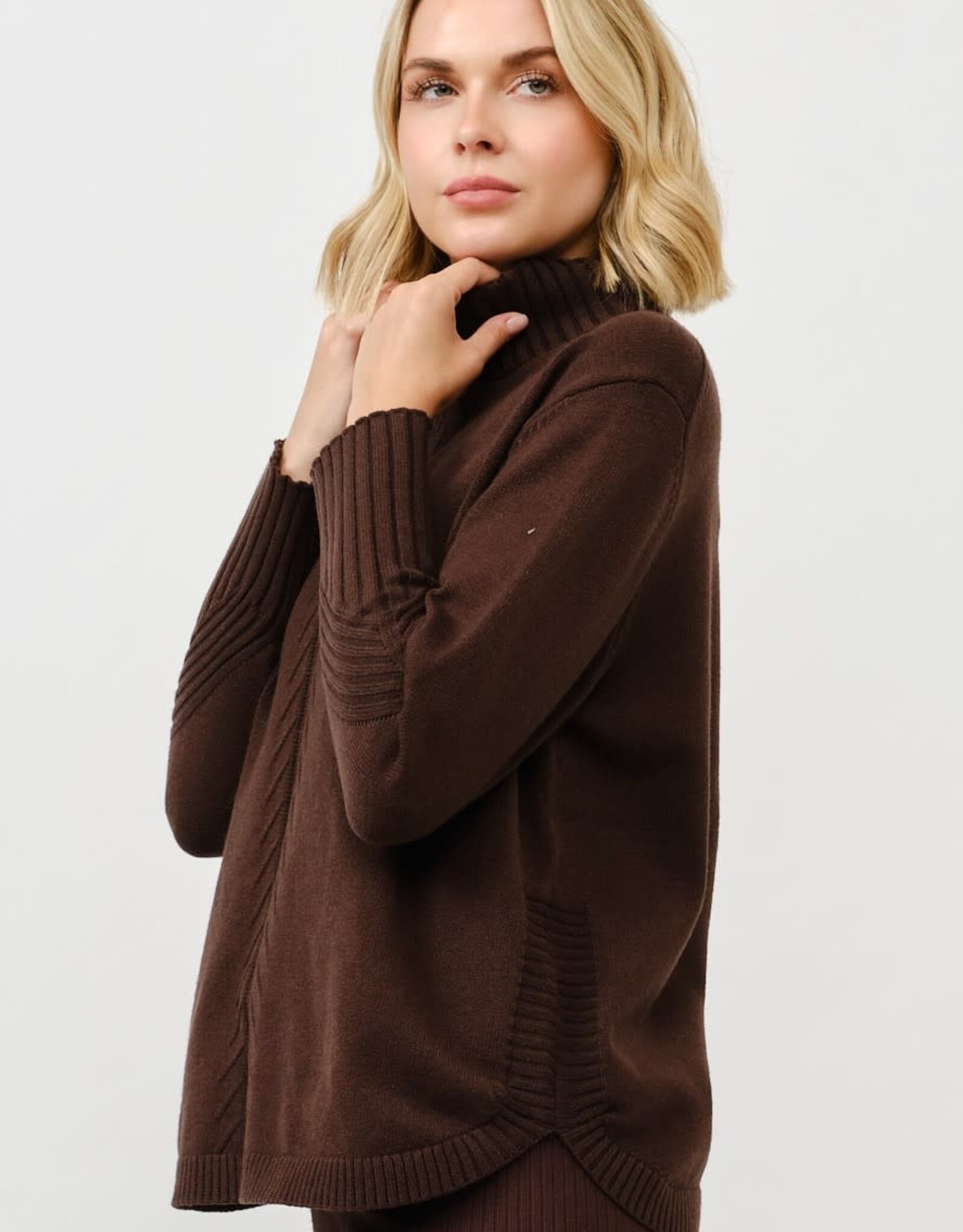 Miss Bliss Cielo Turtle Neck Loose Pullover Sweater-Brown
