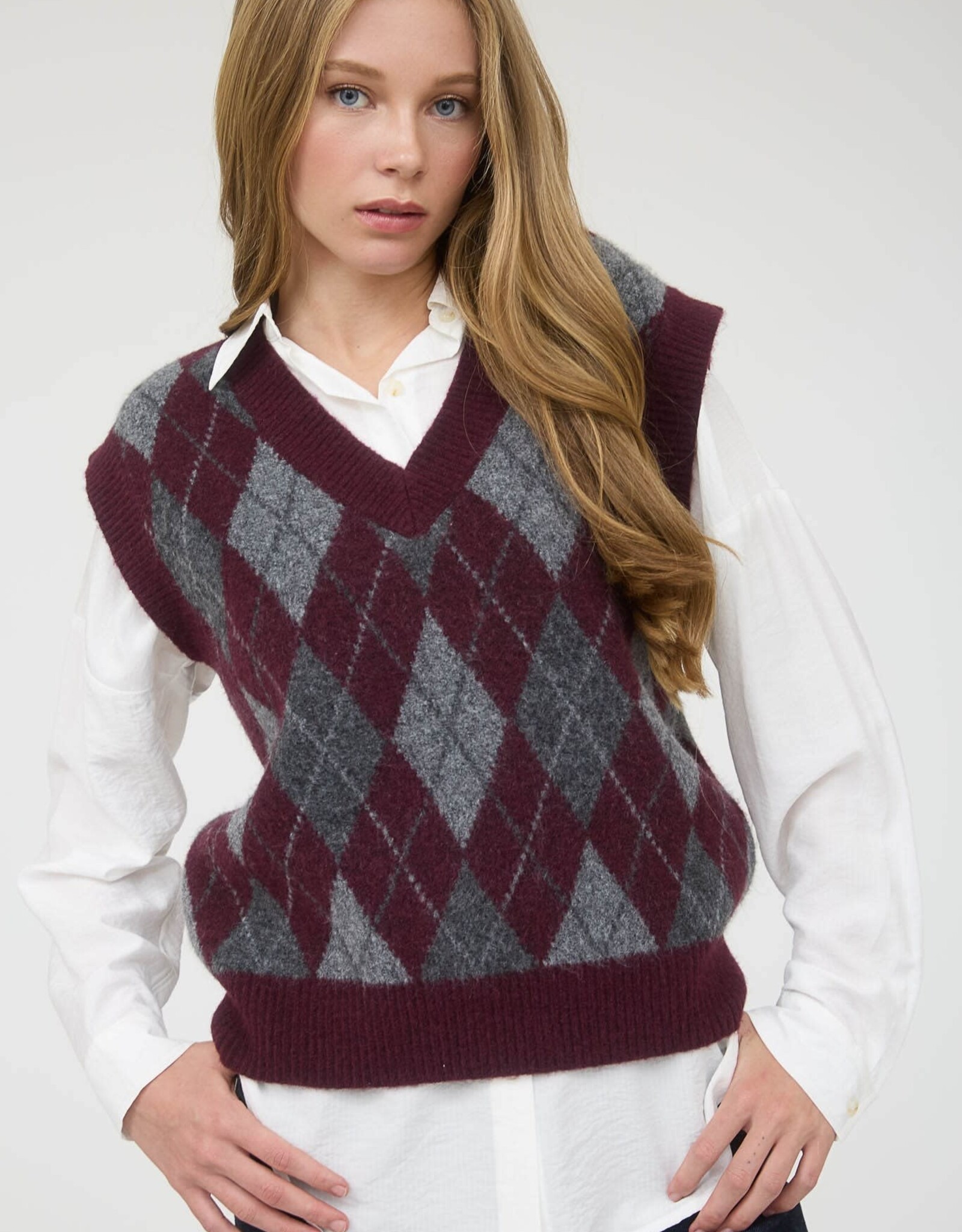 Miss Bliss Blu Argyle V Neck Sleeveless Knit Pullover Vest- Oxblood/multi