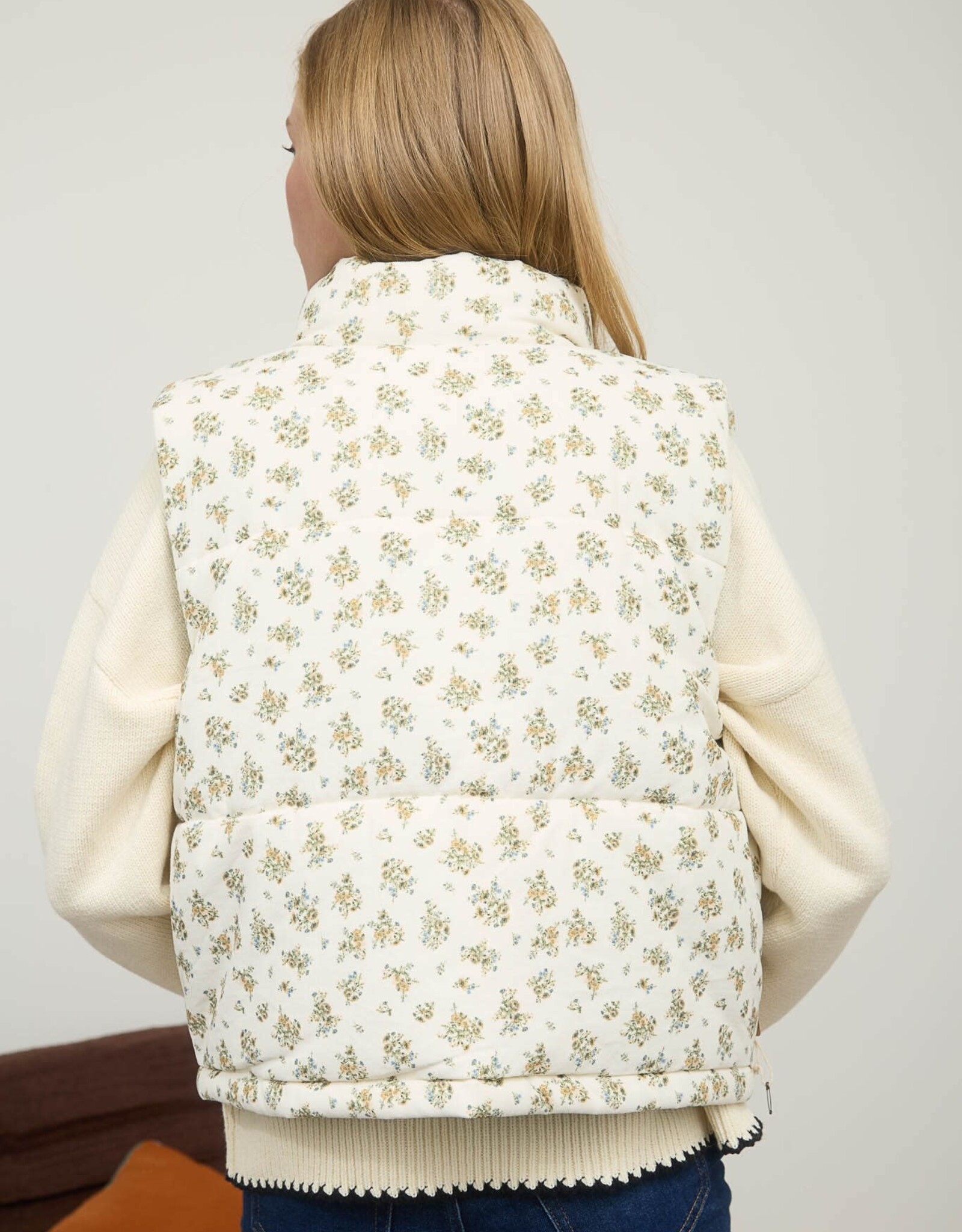 Miss Bliss Blu Floral Zip-up Puffer Vest-Cream/Multi