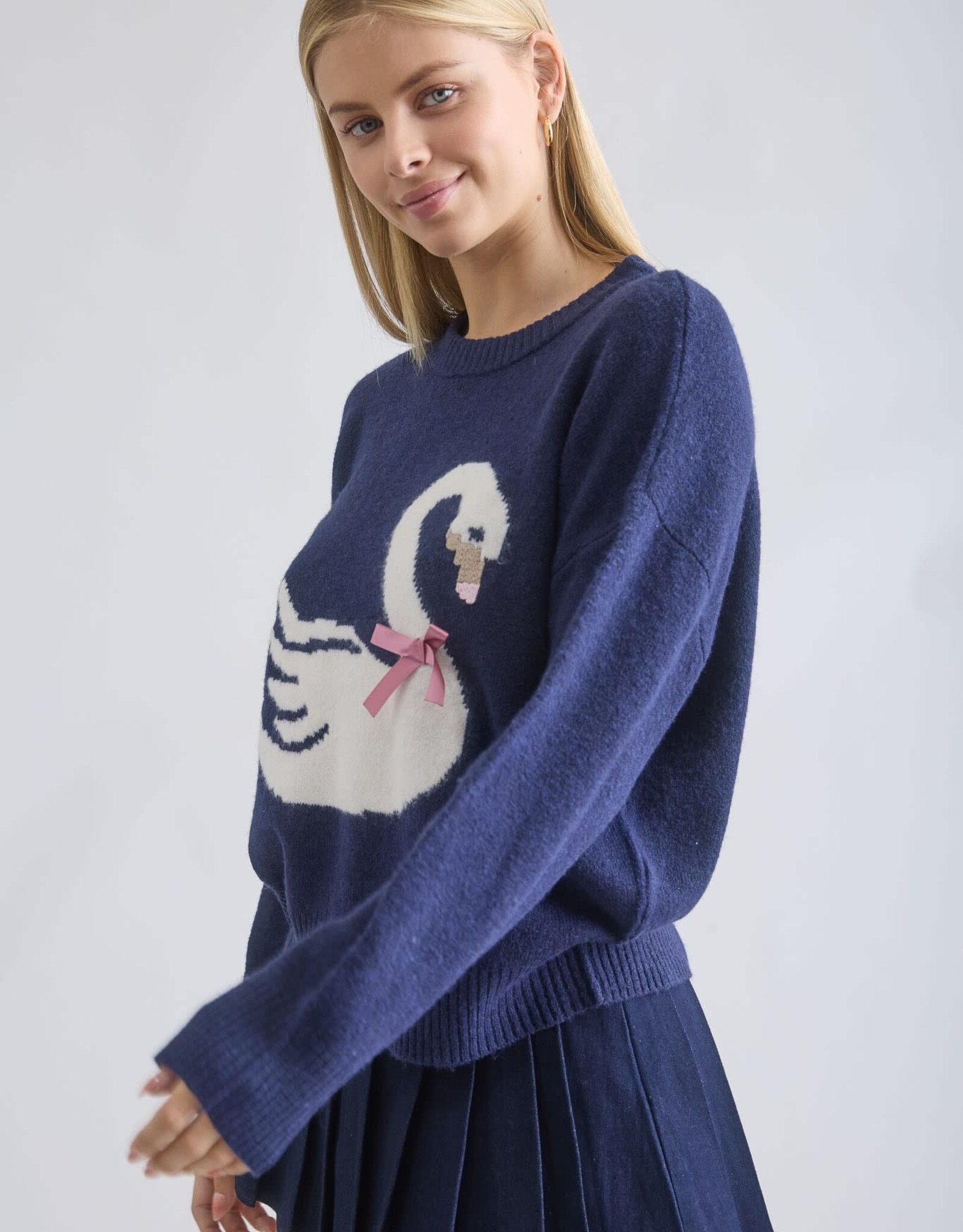 Miss Bliss Workshop Swan Bow Motif Knit Pullover Sweater-Navy