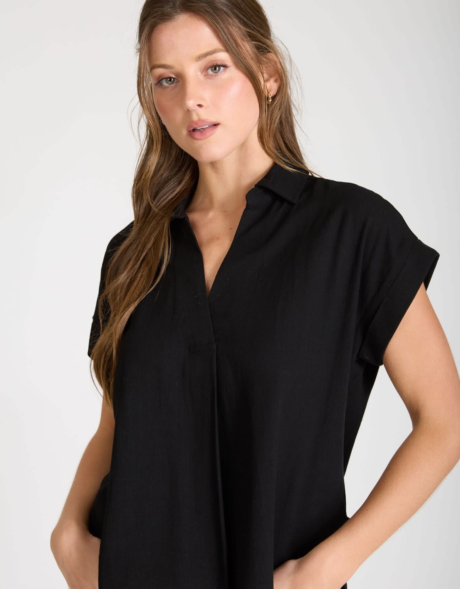 Miss Bliss M&E Collrd Split Nck Cuff Slv U Hem Linen Top-Black