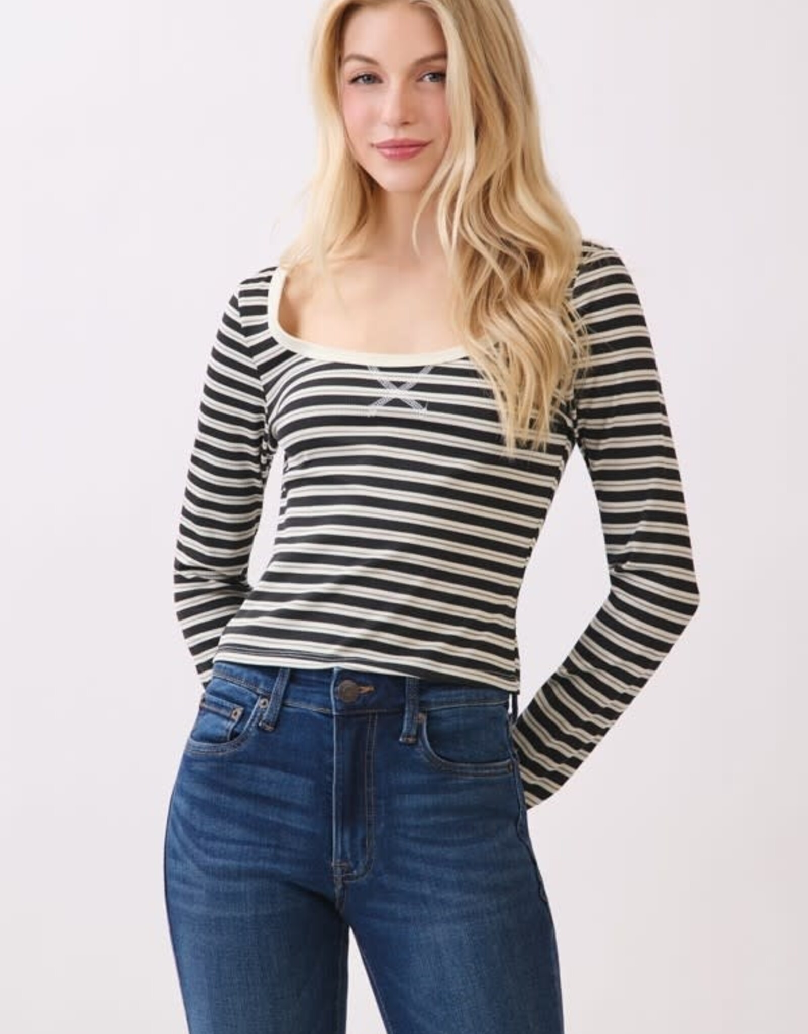 Miss Bliss H&H Contrast Scoop Nk Long Slv Top-Blk&White