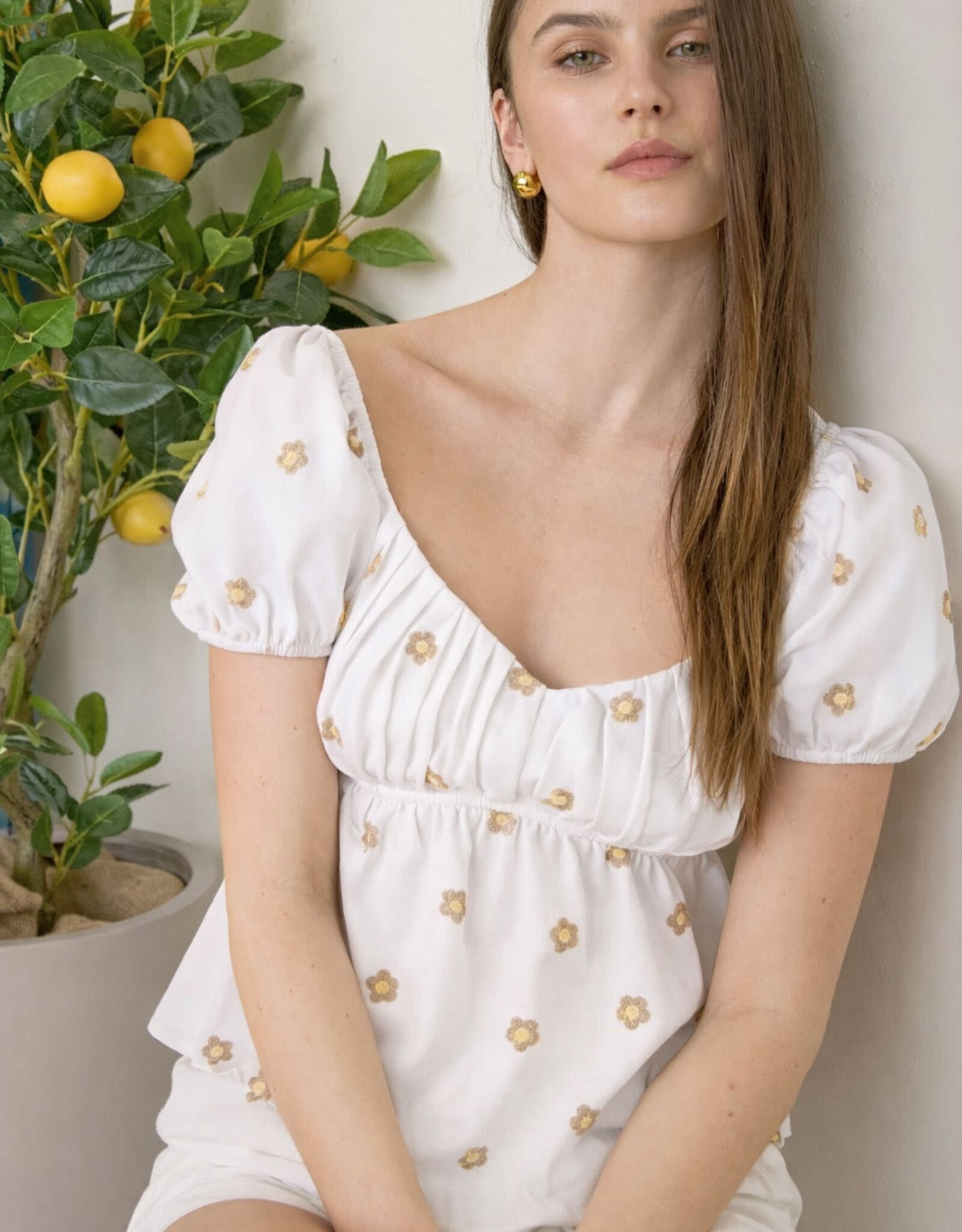 Miss Bliss Daisy Puff Sleeveless Blouse