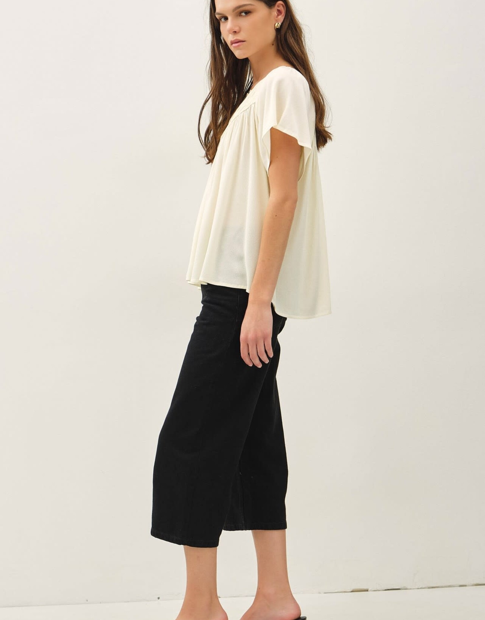 BC Flutter Crinkly Woven Blouse-Cream