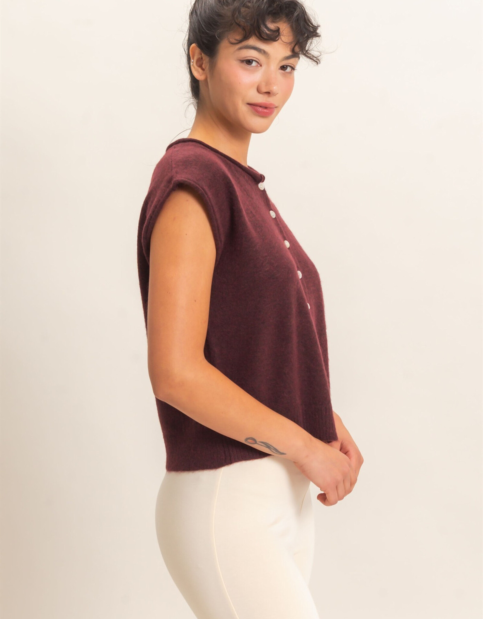 Miss Bliss HYFVE Rolled Edge Buttn Front Swtr Vest-Burgundy