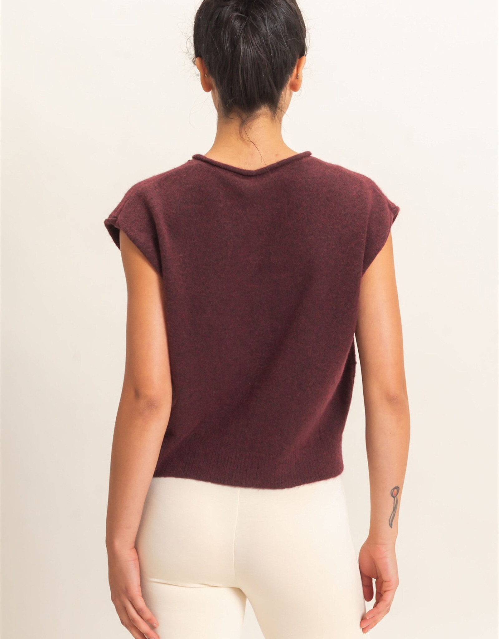 Miss Bliss HYFVE Rolled Edge Buttn Front Swtr Vest-Burgundy