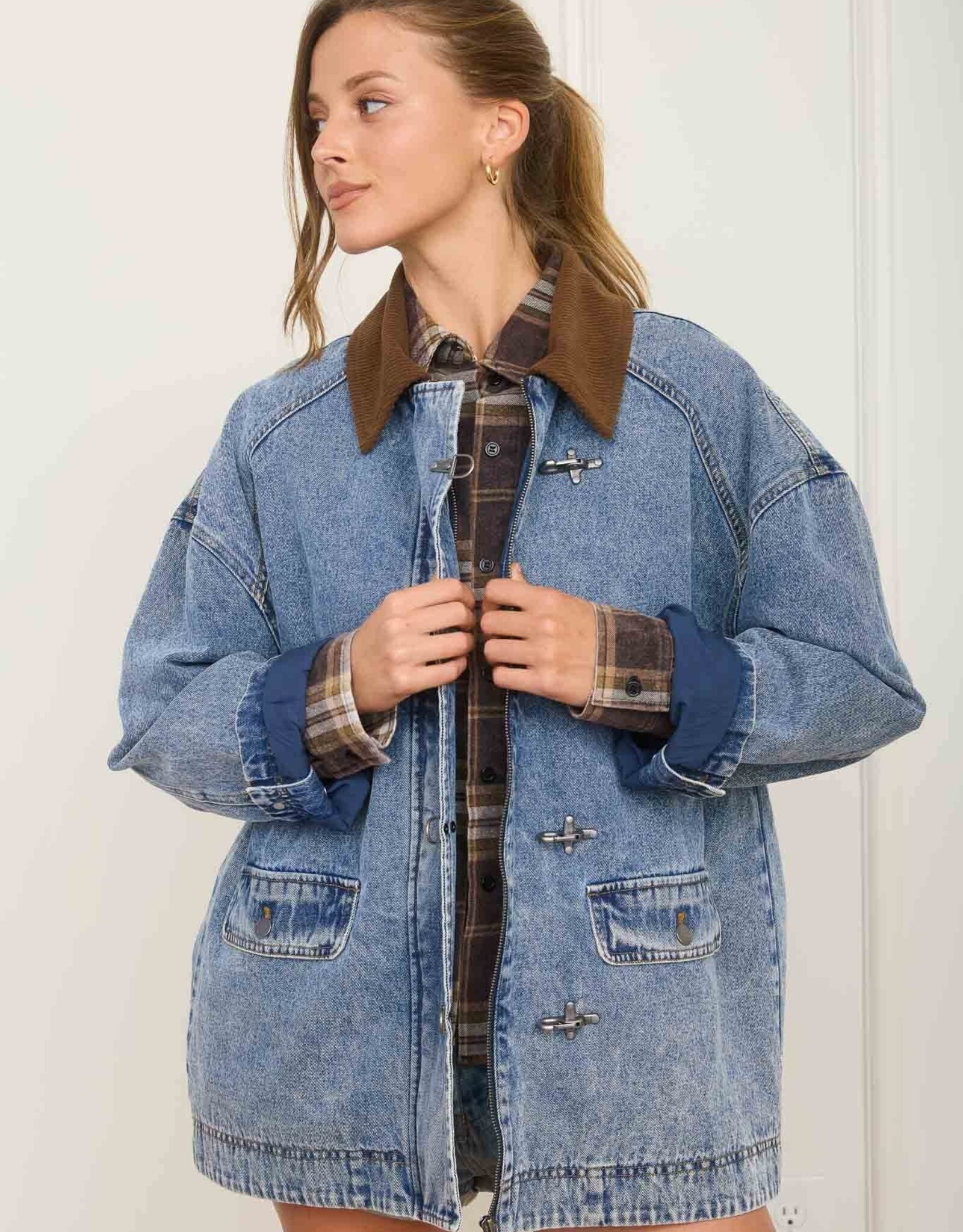Miss Bliss J.O.A. Contrast Collar Latch Hook Washed Denim Jacket