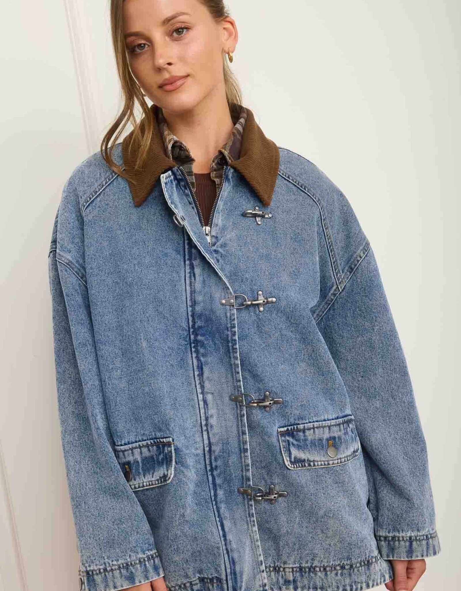 Miss Bliss J.O.A. Contrast Collar Latch Hook Washed Denim Jacket