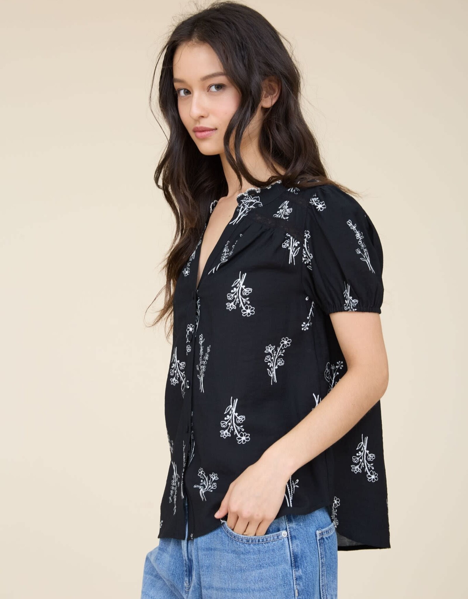 Miss Bliss Blu Floral Print Split Neck SS Linen Top- Black