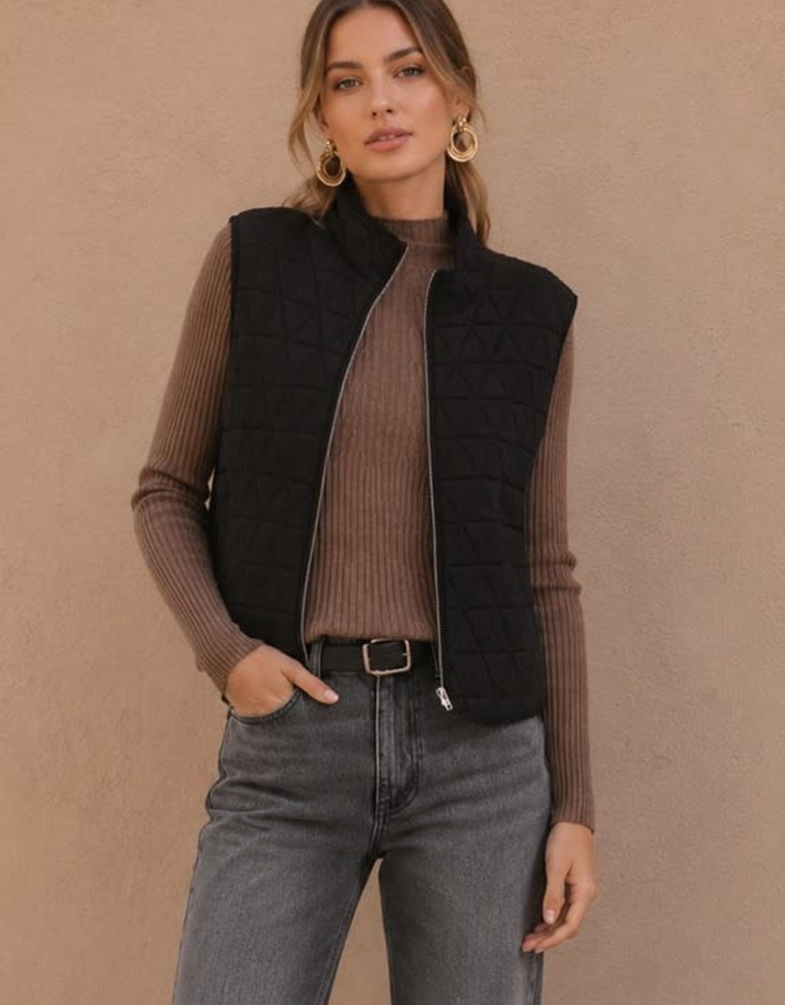 Miss Bliss Timing Quilted Zip Up Vest-Black