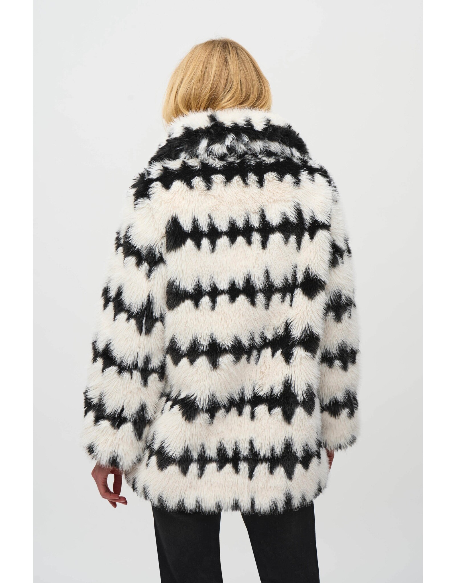 JOSEPH RIBKOFF 244900 COAT