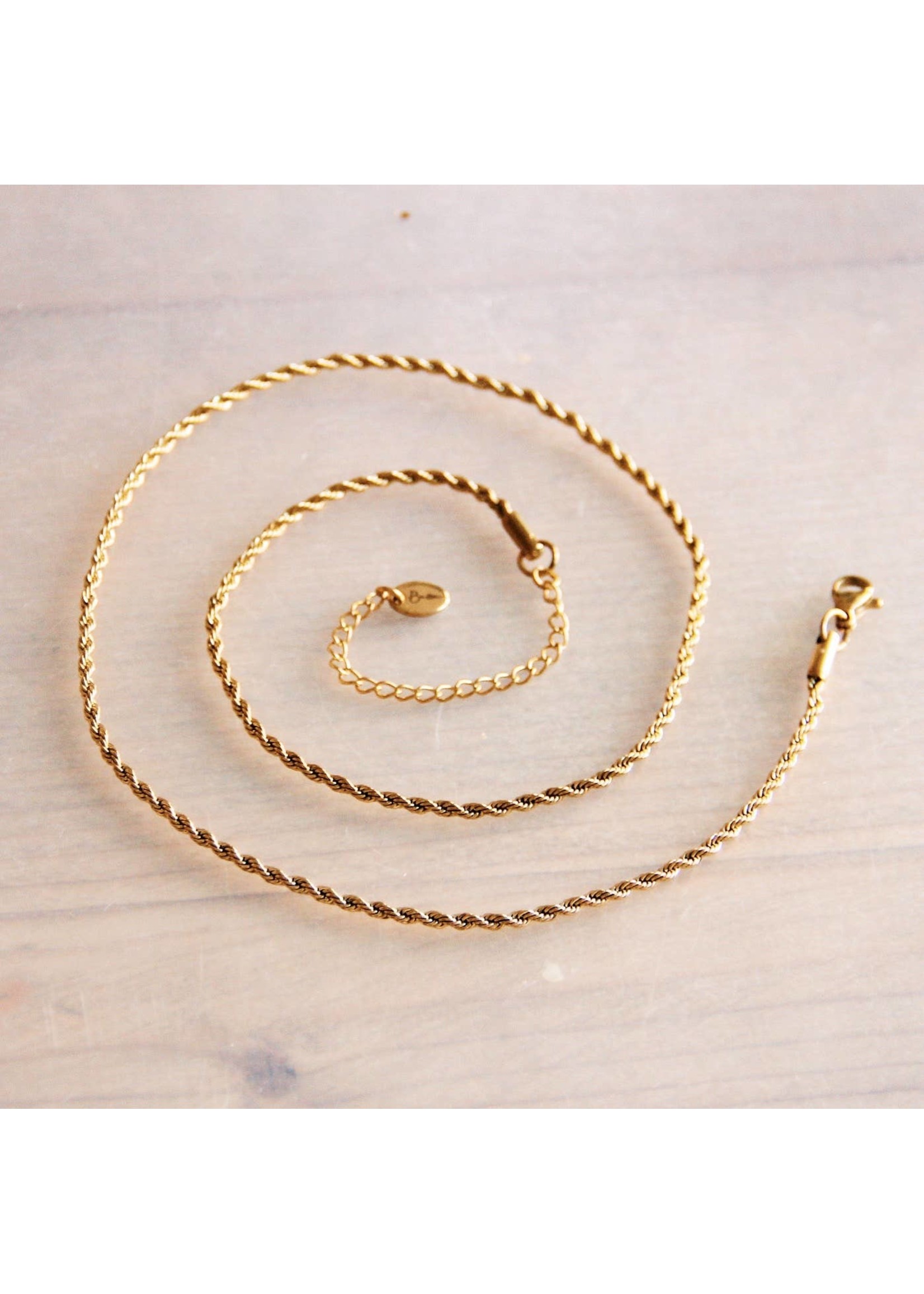 Stainless steel fine twisted necklace – gold