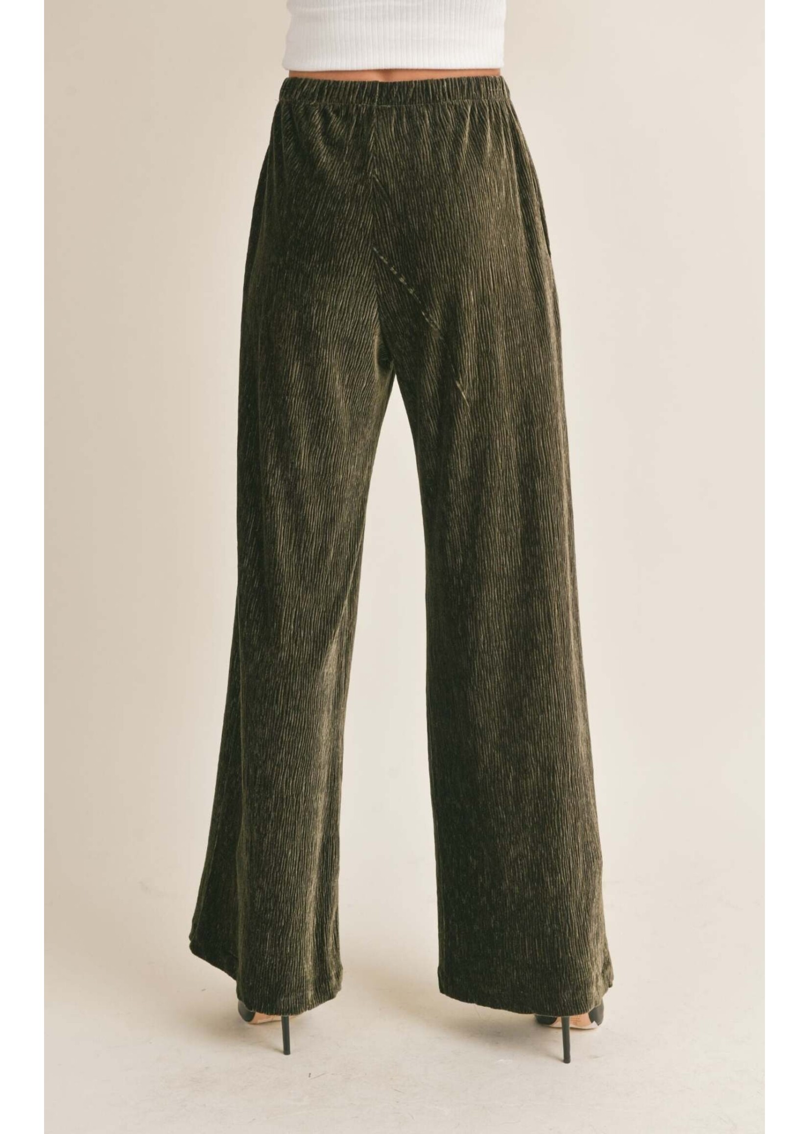 Sadie & Sage Lorelai Pleated Velvet Pants