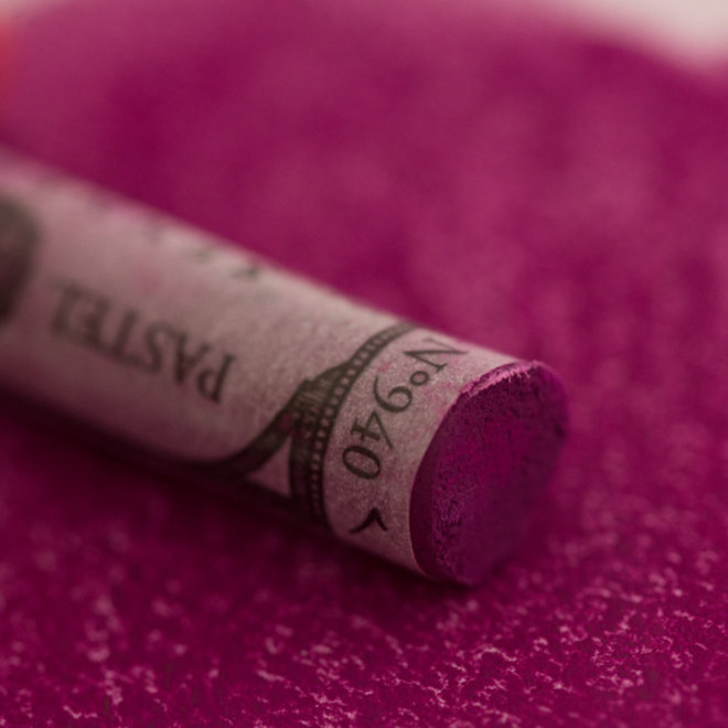 Sennelier Extra Fine Soft Pastel 940 Magenta Violet 1