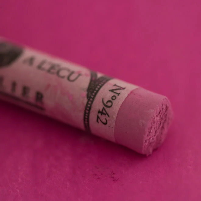 Sennelier Extra Fine Soft Pastel 942 Magenta Violet 3