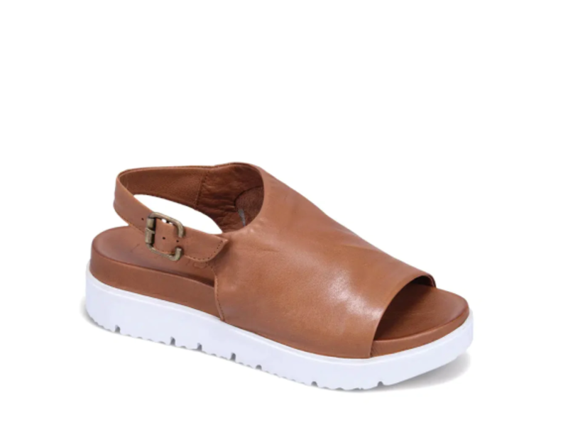 Bueno Summer Platform Sandal - Women's