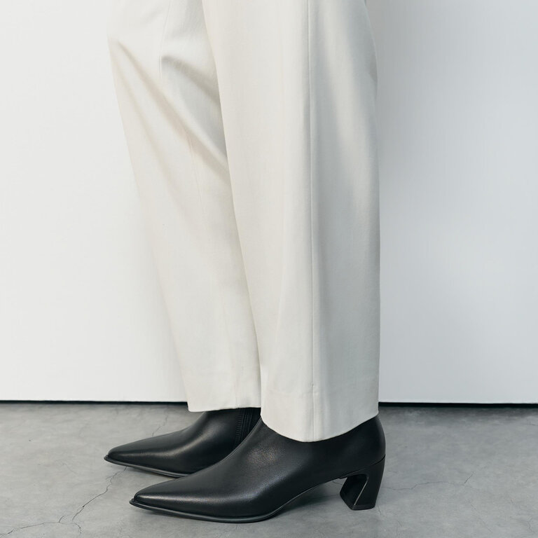 Vagabond Shoemakers Vagabond - Ilona - Pointy Leather Ankle Boot - Black / Brown