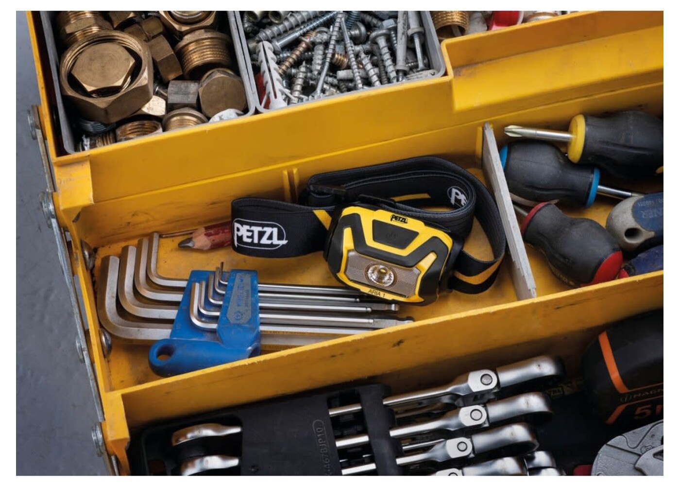 Petzl ARIA 1R HEADLAMP BLK/YLLW    450L