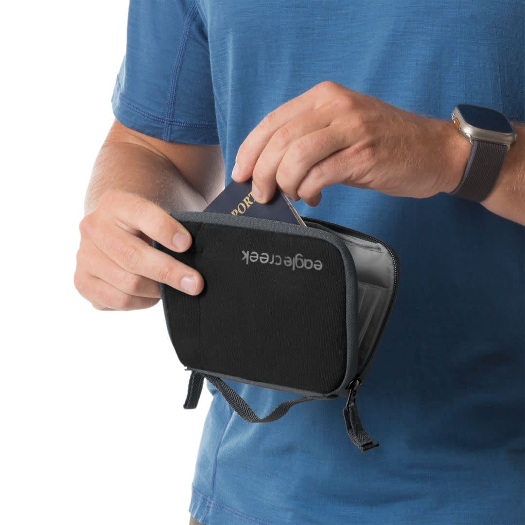 Eagle Creek Stash RFID Passport Wallet Black