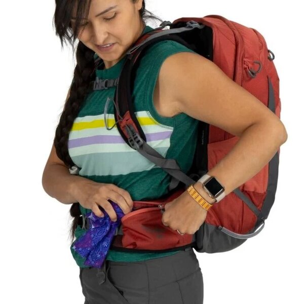 OSPREY TEMPEST 22 DEEP FIG HOTSPOT PINK OS