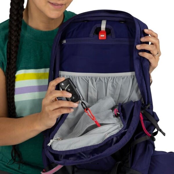 OSPREY TEMPEST 11 RED PAMPAS COAL GREY OS