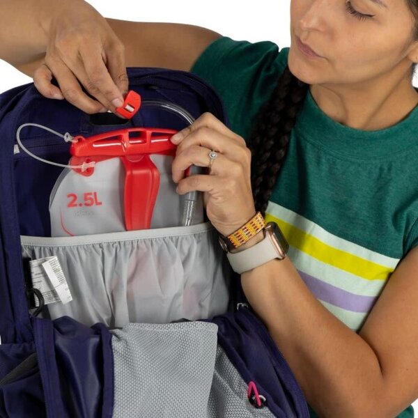 OSPREY TEMPEST 11 RED PAMPAS COAL GREY OS