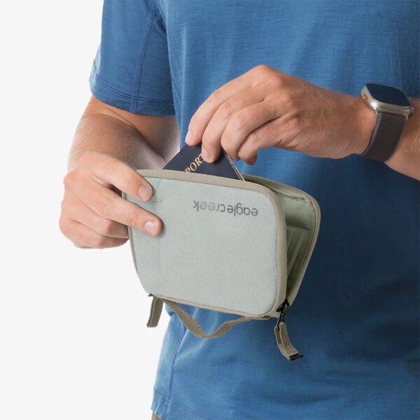 Eagle Creek Stash RFID Passport Wallet Storm Grey