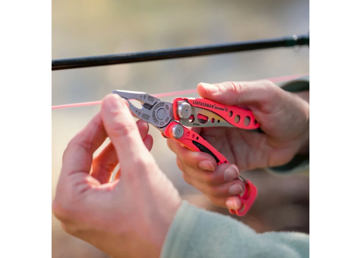 LEATHERMAN Skeletool CX-Guava