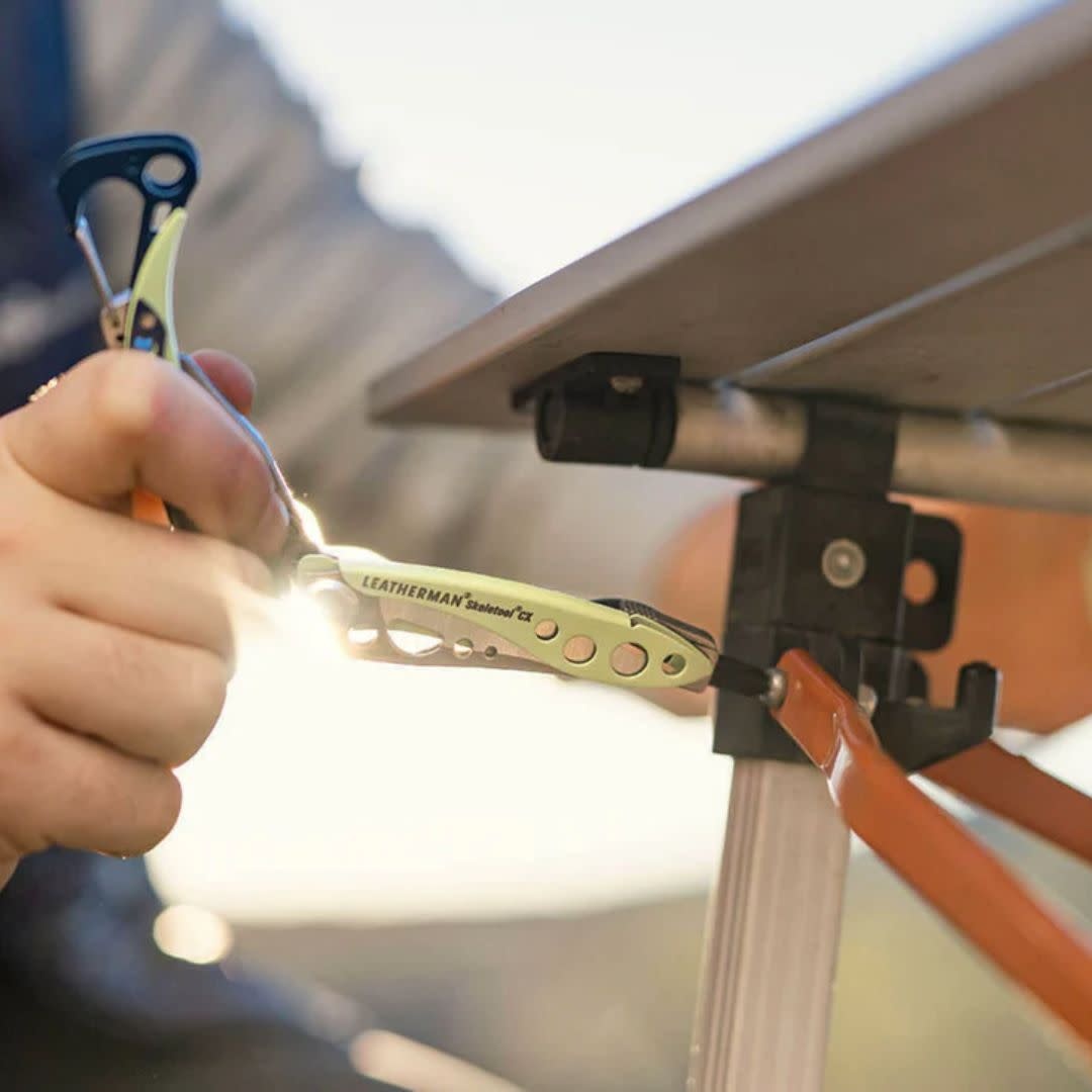 LEATHERMAN Skeletool CX-Guava