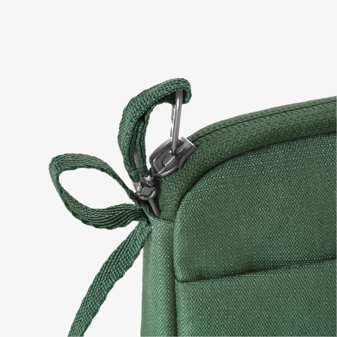 Eagle Creek Stash RFID Passport Wallet Grass Green