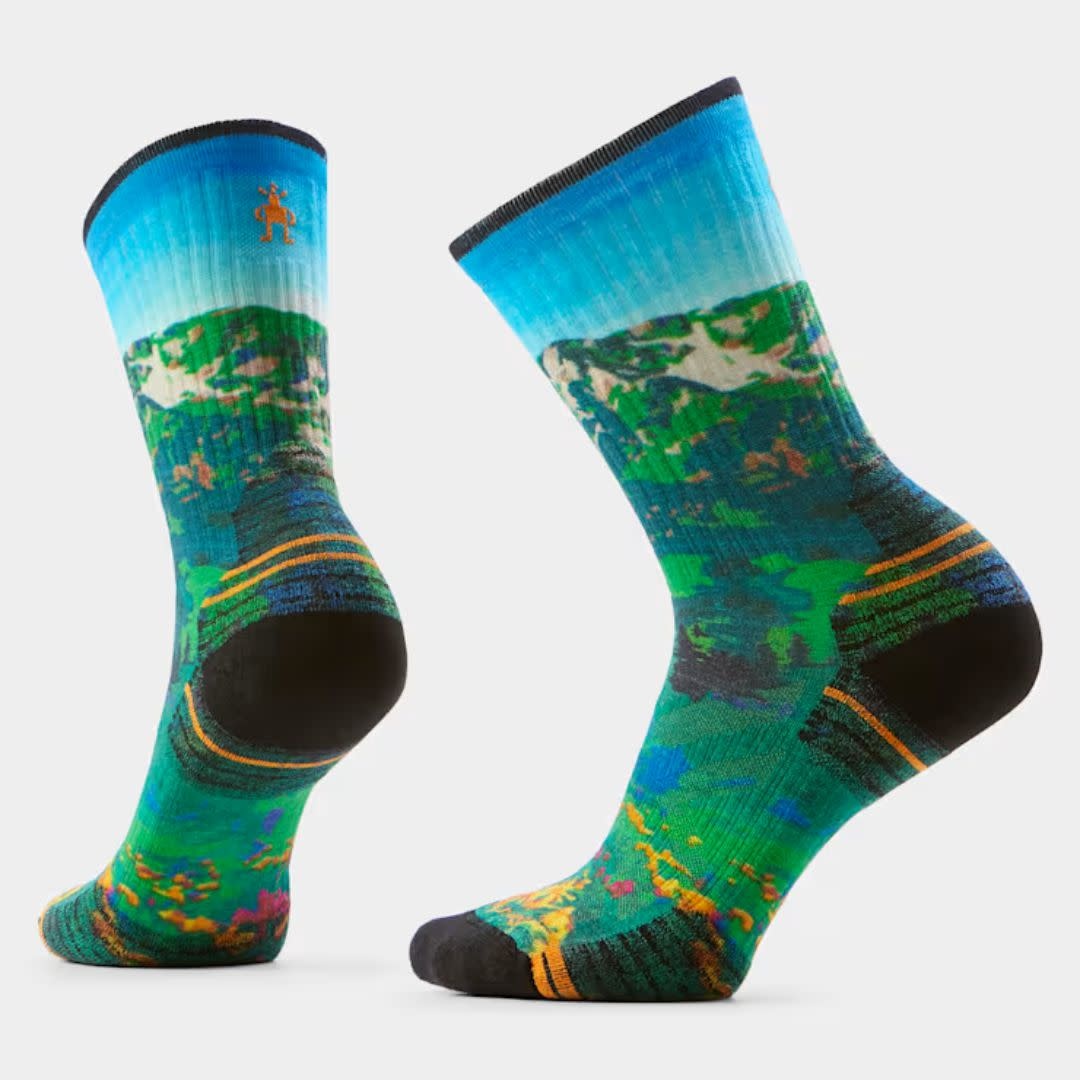 Women’s Hike Mountain Lake Print Crew Socks M