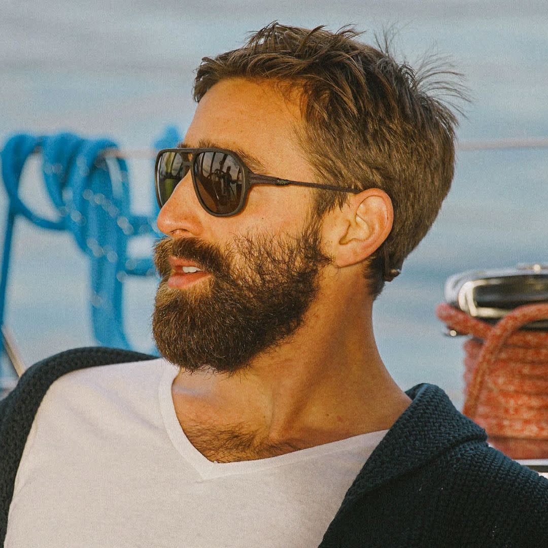 Classics / Charcoal / Polarized Yellow Regular