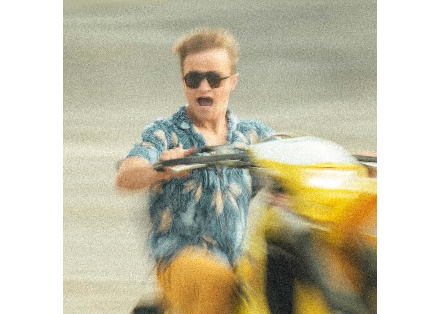 Classics / Charcoal / Polarized Yellow Regular