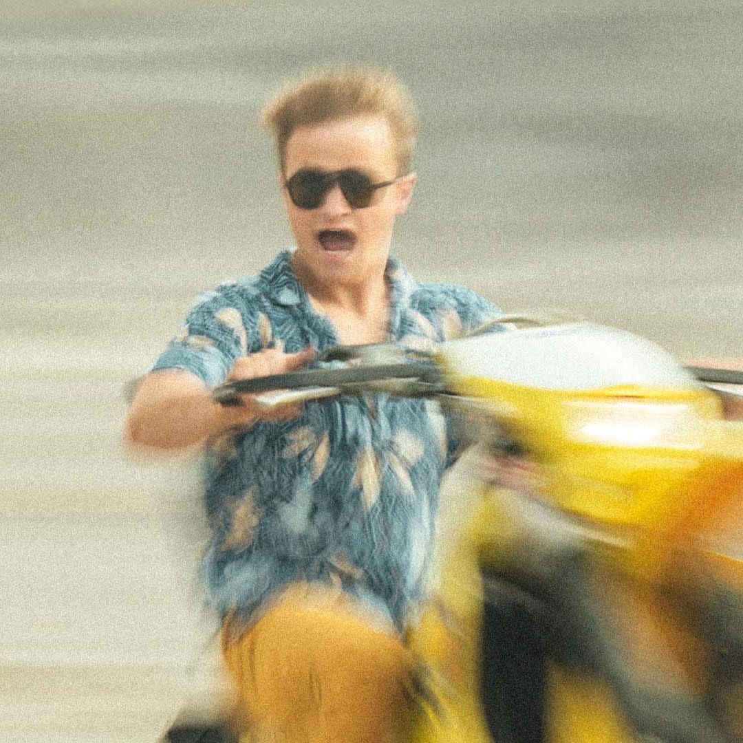 Classics / Charcoal / Polarized Yellow Regular