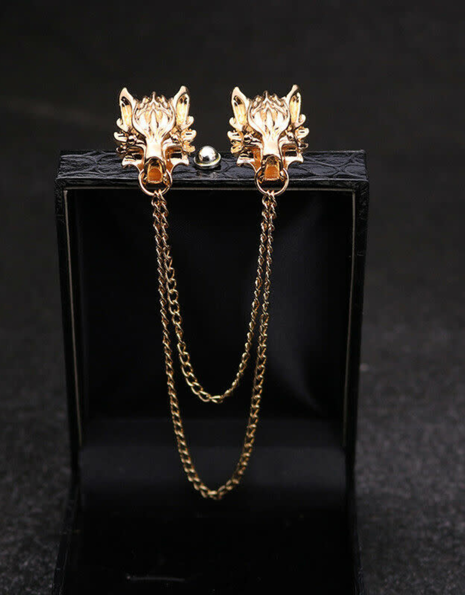 Lapel Pin Collar Wolf with Chain Gold