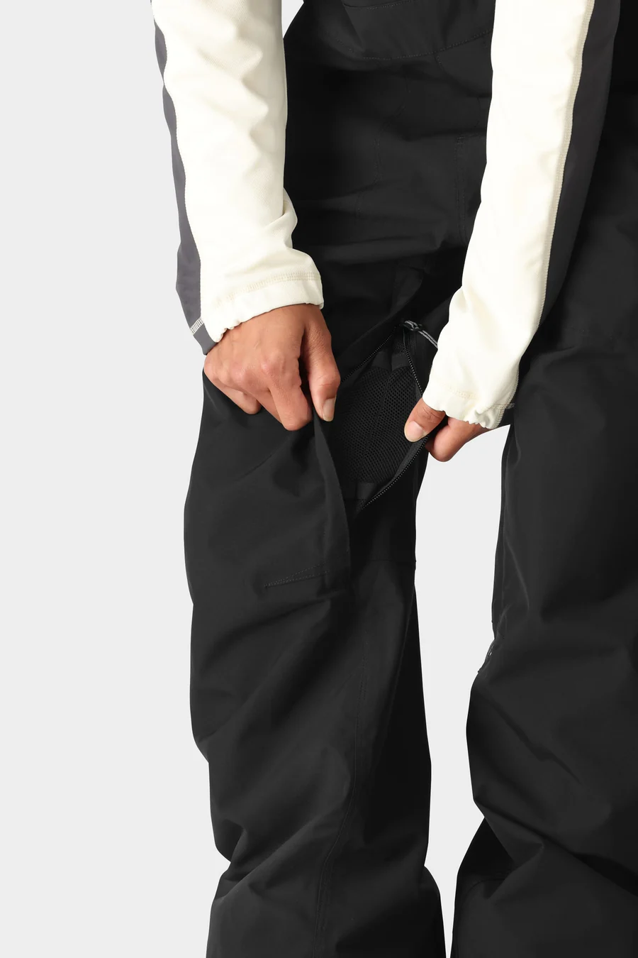 686 686 Women's Black Magic 20K Bib Pant (24/25)