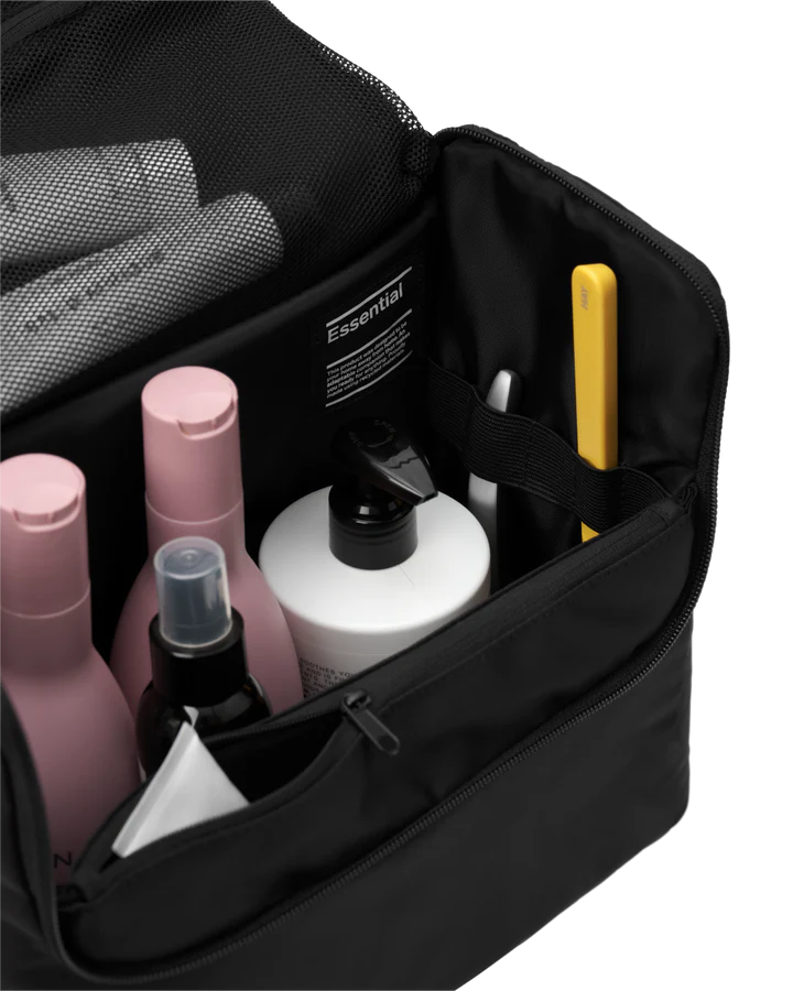D_b_ D_b_ Essential Wash Bag