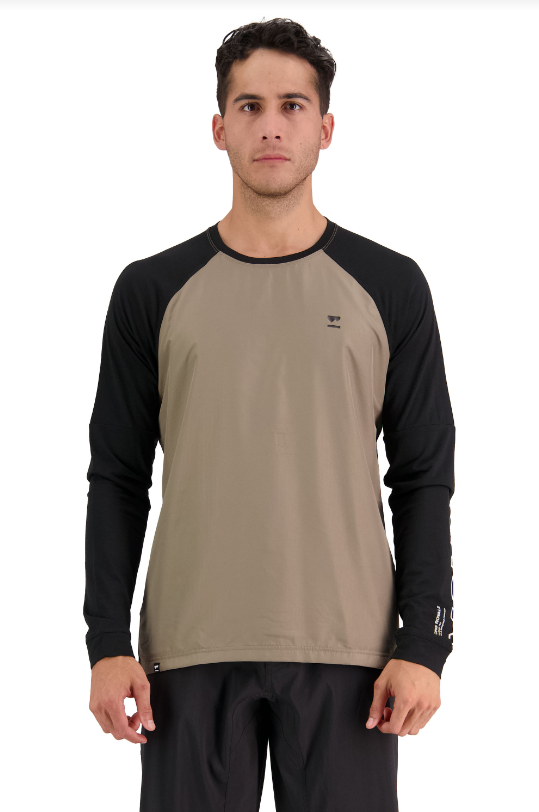 MONS ROYALE Mons Royale Tarn Merino Shift Wind