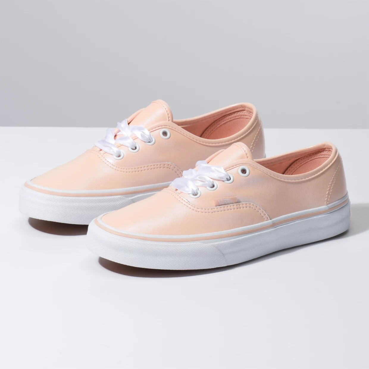 Vans Vans Women's Pearl Suede Authentic