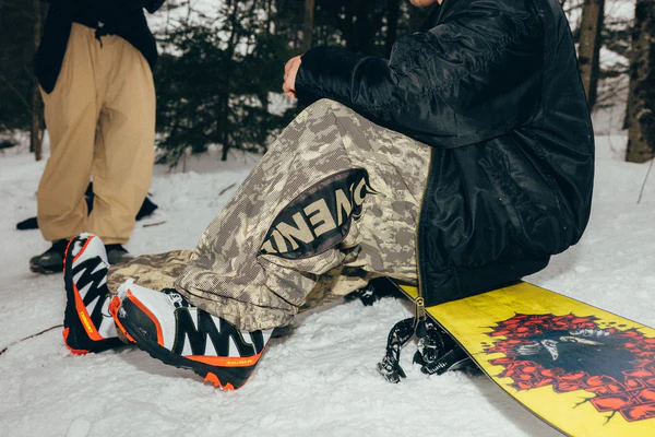 Souvenir Souvenir Parachute Snow Pant