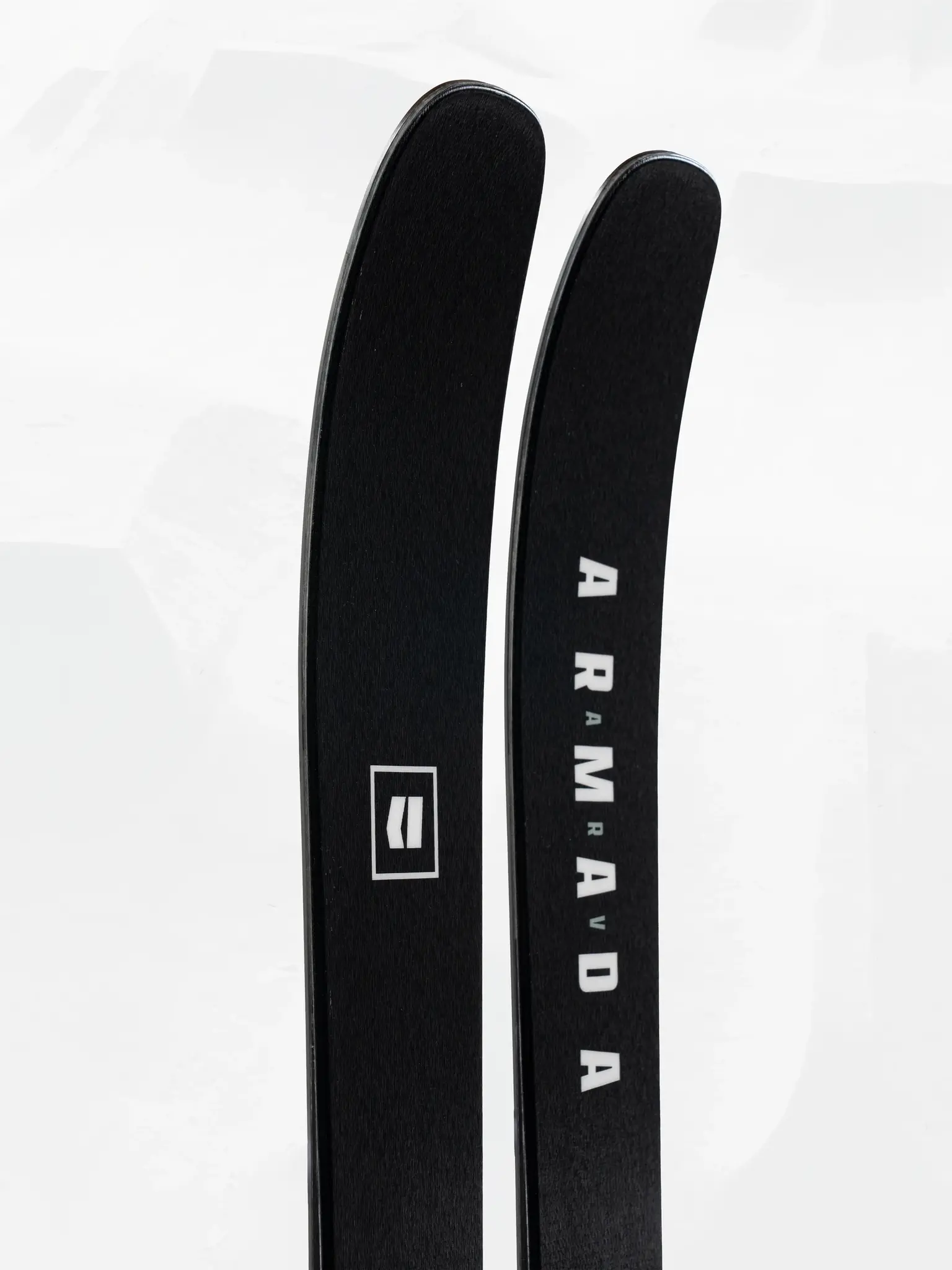 Armada Armada ARV 94 Black Edition Skis