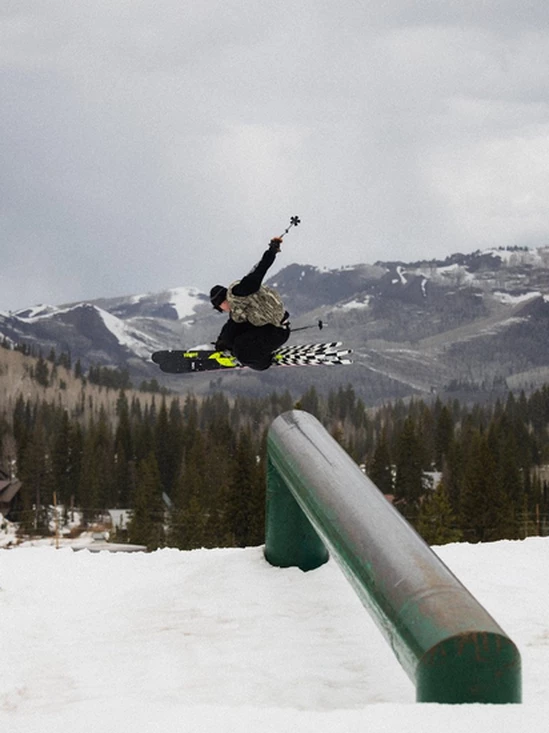 LINE Line Sakana Skis