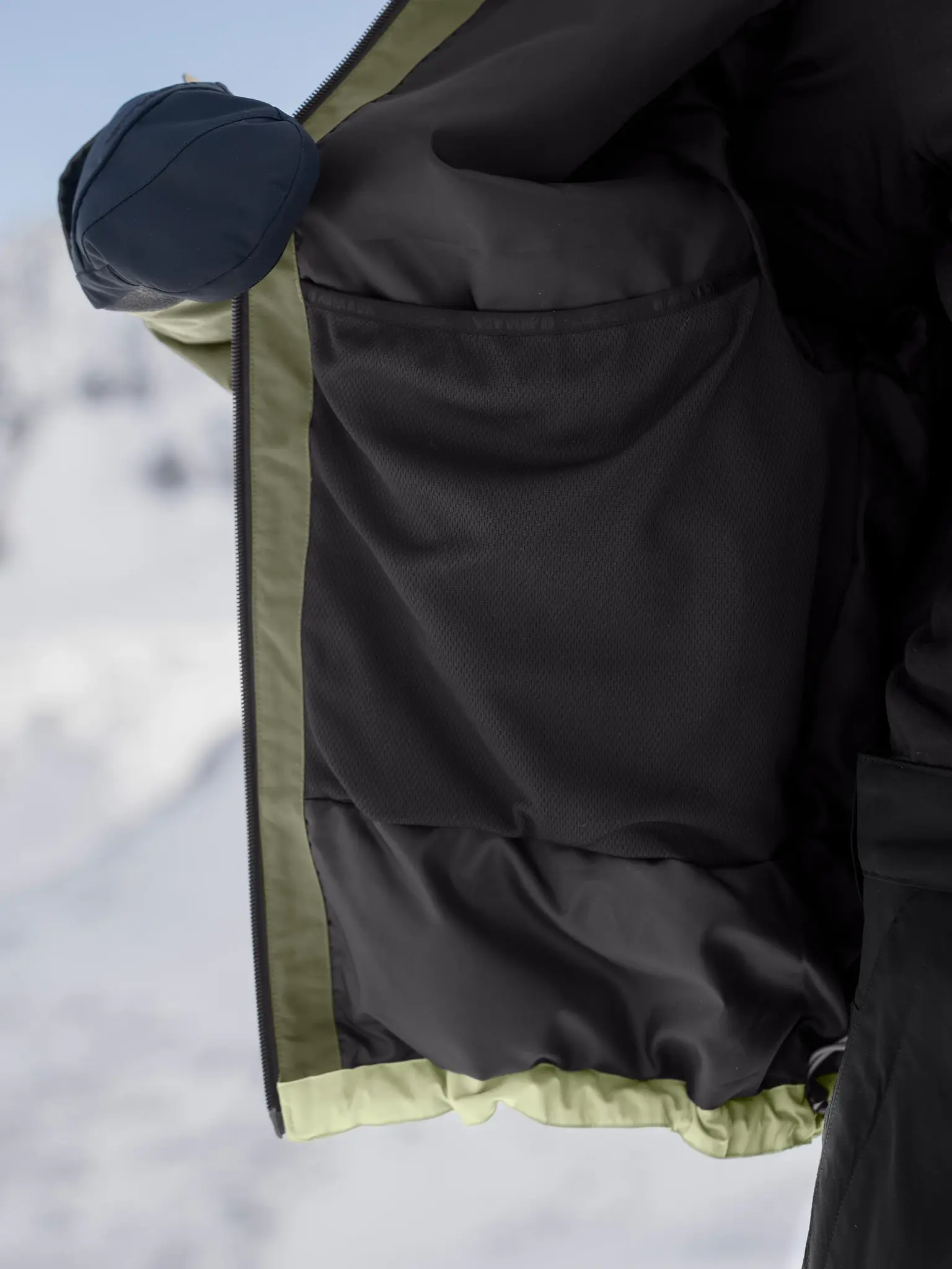 Armada Armada Women's Nylie 2L Insulated Jacket