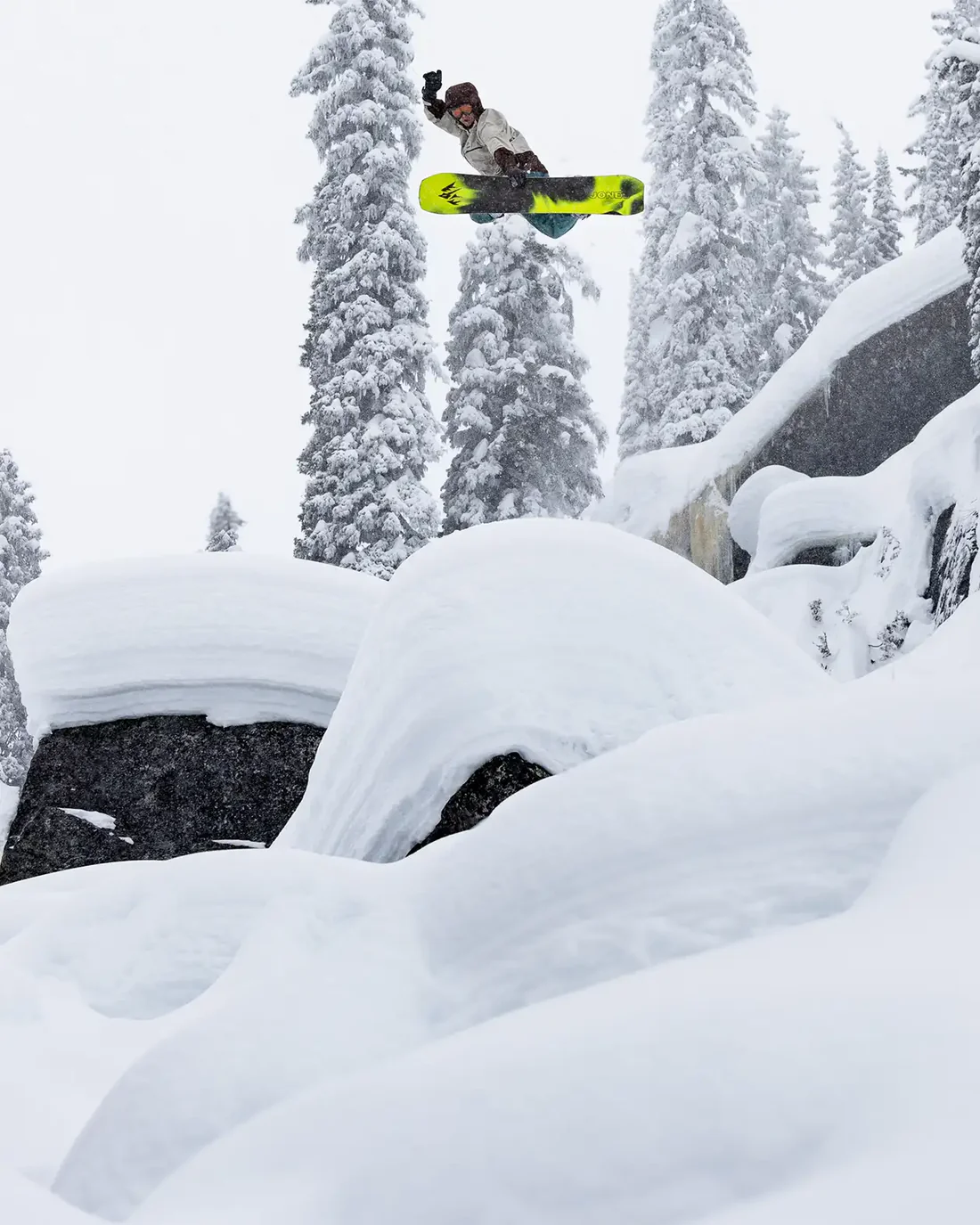 JONES Jones Men's Howler Snowboard