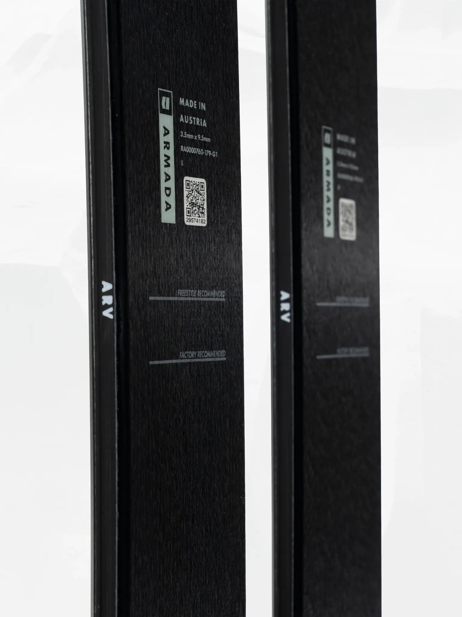 Armada Armada ARV 100 Black Edition Skis