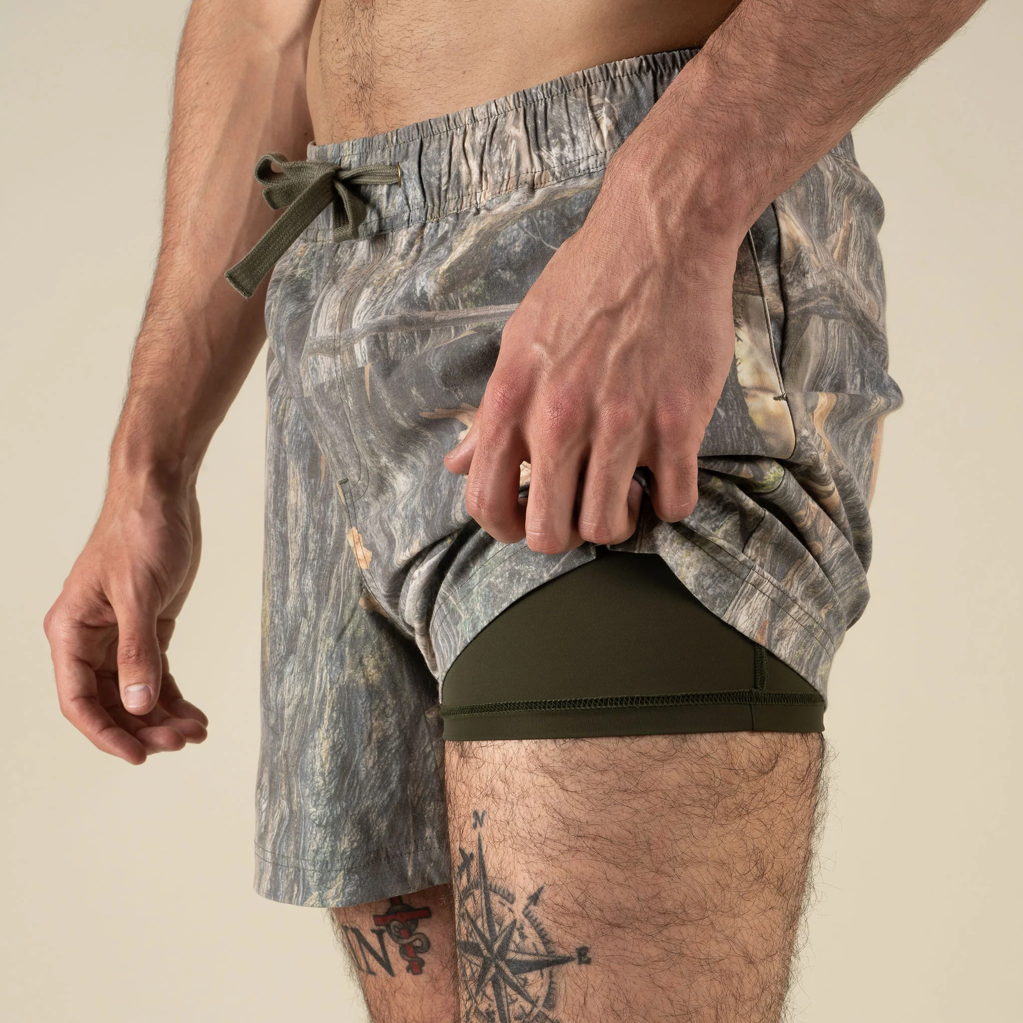 Sendero Provisions Co. Sendero Men's The Barton Elastic Boardshort