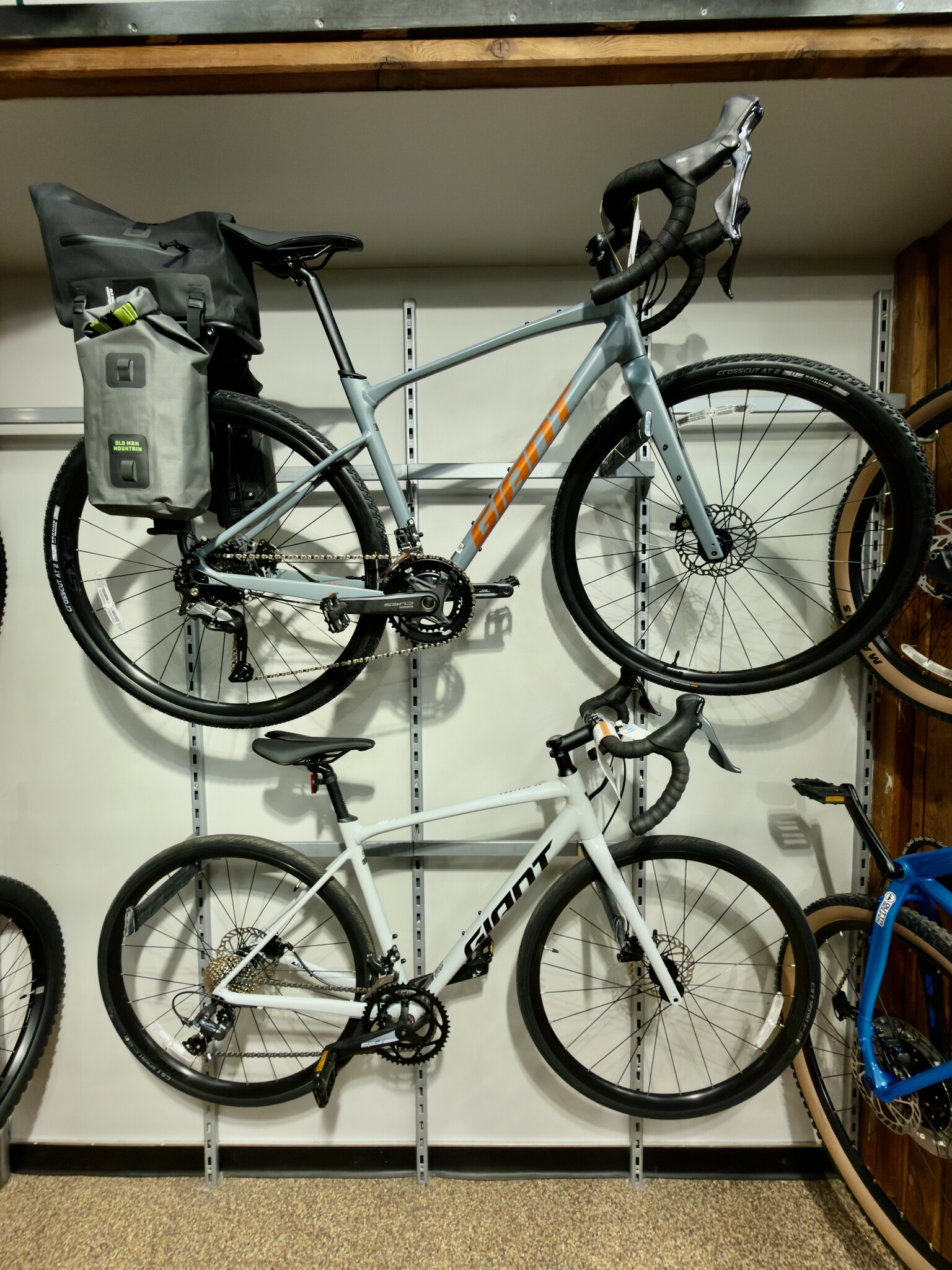 Gravel Bike vs Road Bike: What's the Difference?