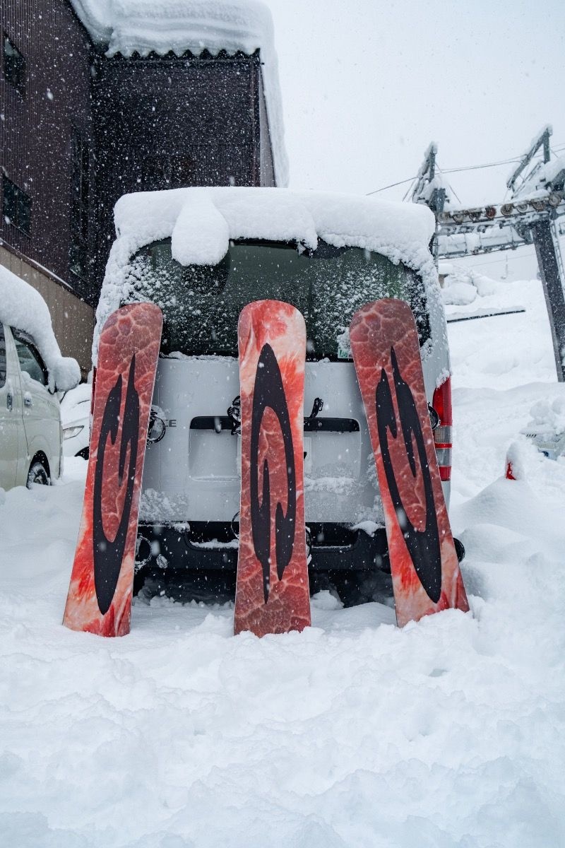 GNU GNU Men's Wagyu Snowboards